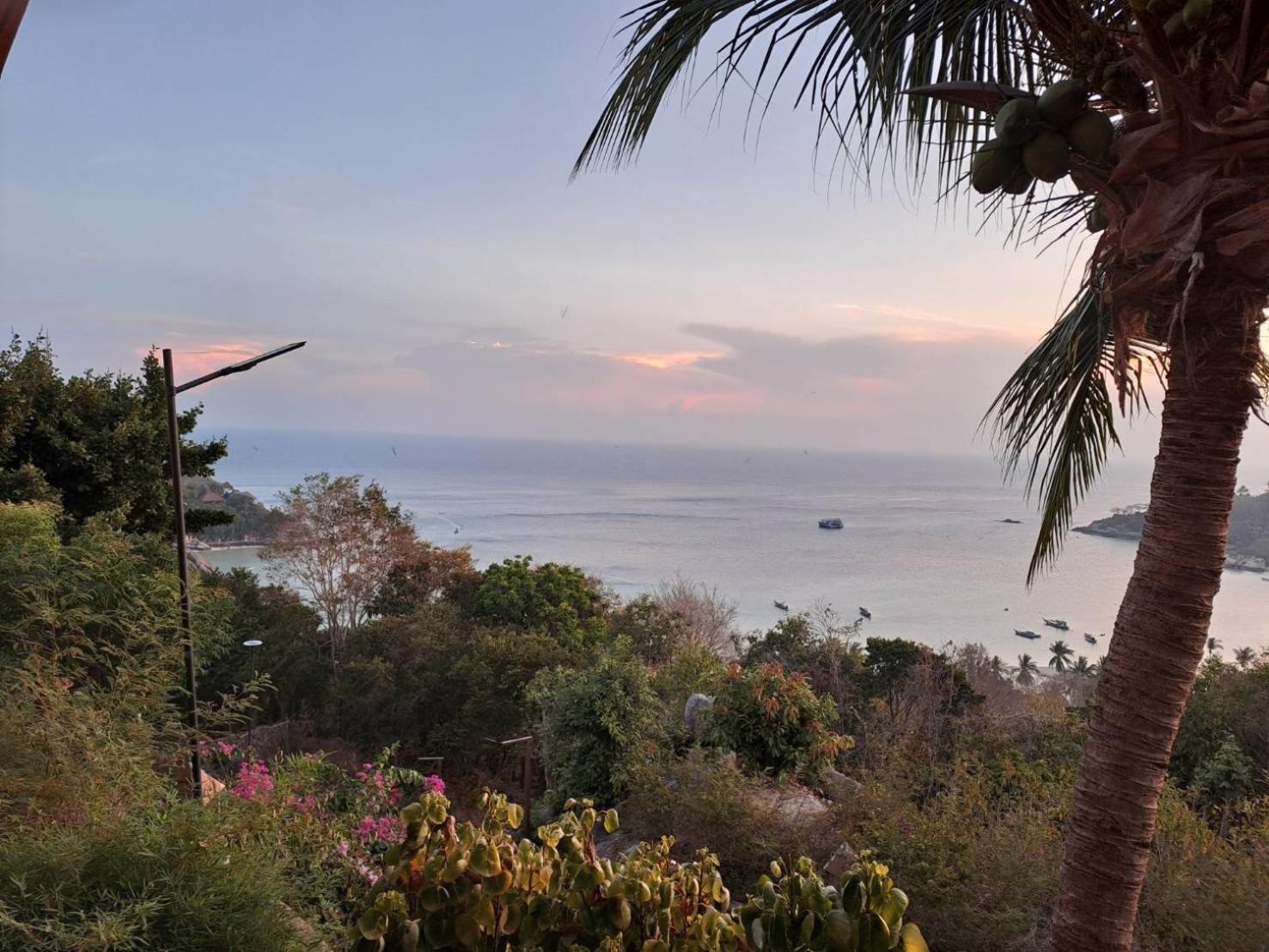 Wake Up @Lanta Hotel : Cafe Koh Lanta Exterior photo